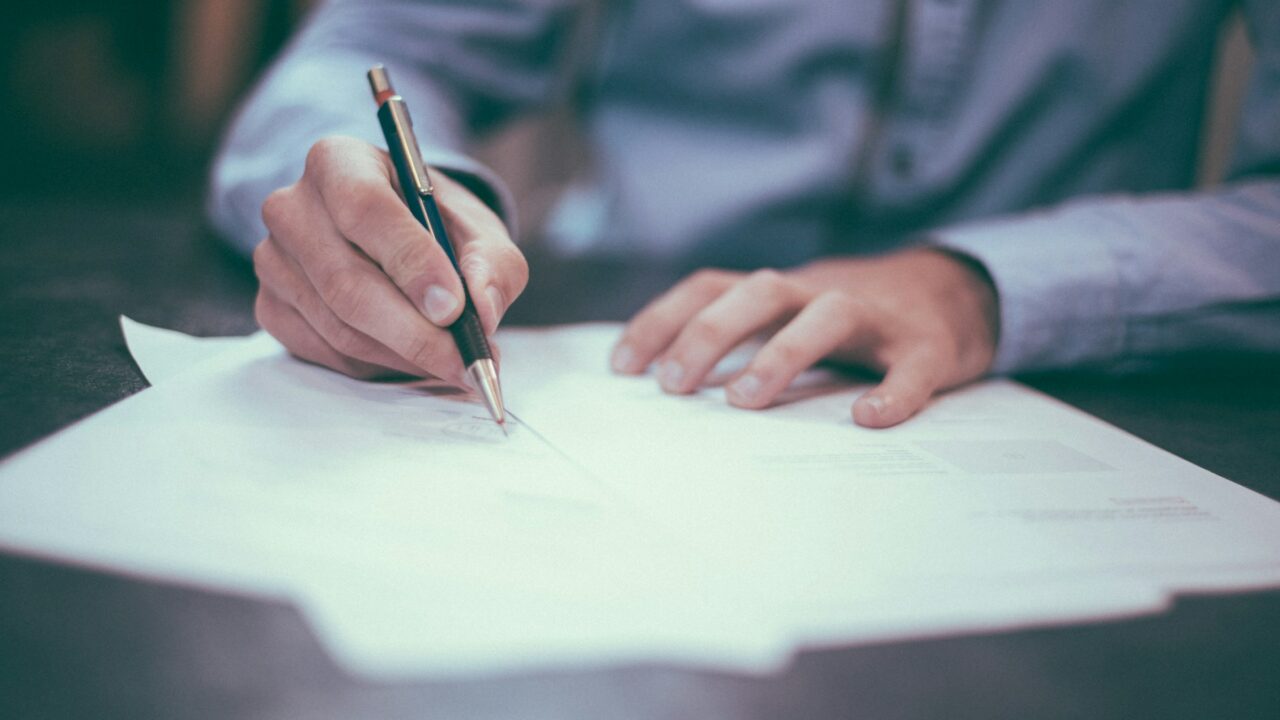 Bail authentique ou ayant date certaine : tout savoir pour sécuriser vos droits locatifs